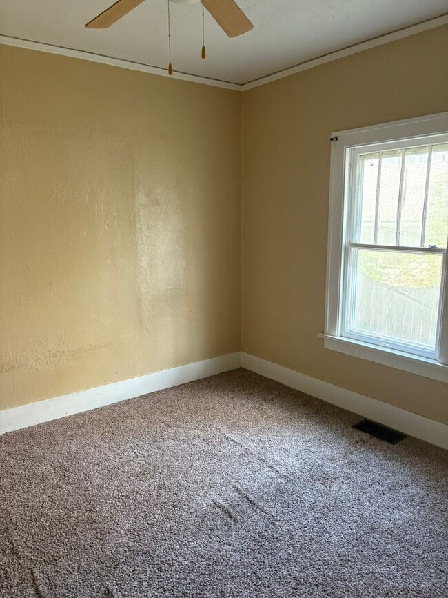 Photo - 2 BR house w garage, CA, fireplace