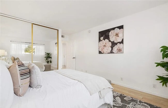 Photo - 4140 Warner Blvd Unit Apt 106