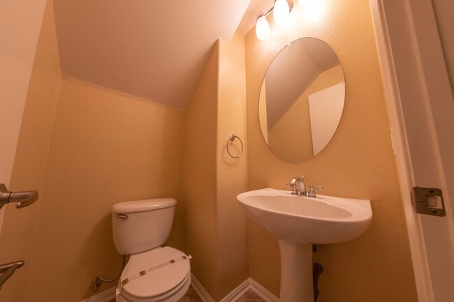 Photo - 2BR 2.5BA Townhouse in Beautiful Complex - Washer Dryer in Unit, Pet Friendly, 2 Underground Park...