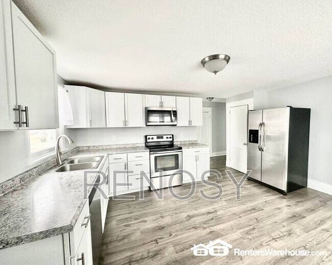 Photo - 105 E 3rd Ave