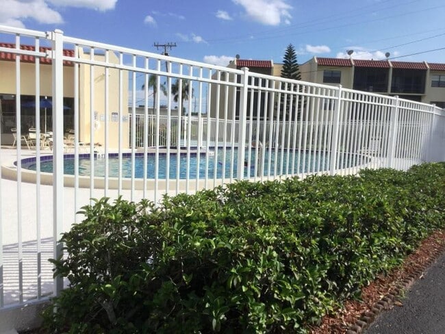 Photo - 2050 Oleander Blvd Unit 5-104