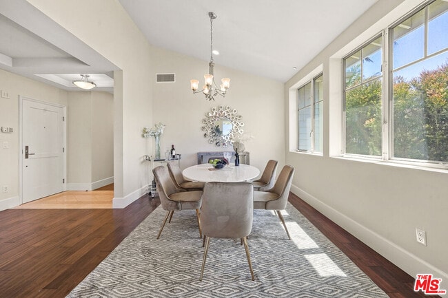 Photo - 1751 Appian Wy Unit 402