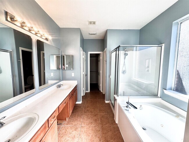 Photo - 14 Harbinger Ct