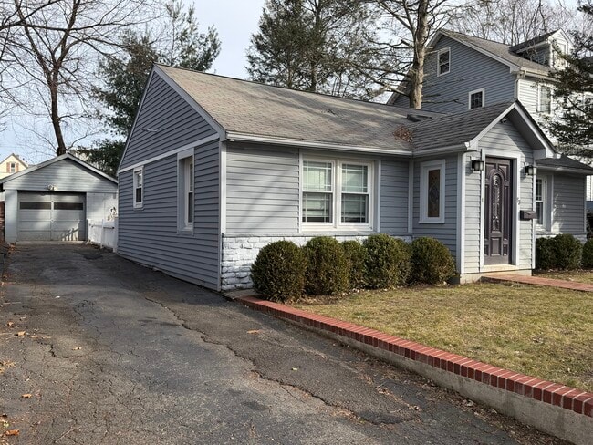 Photo - 53 Morris St