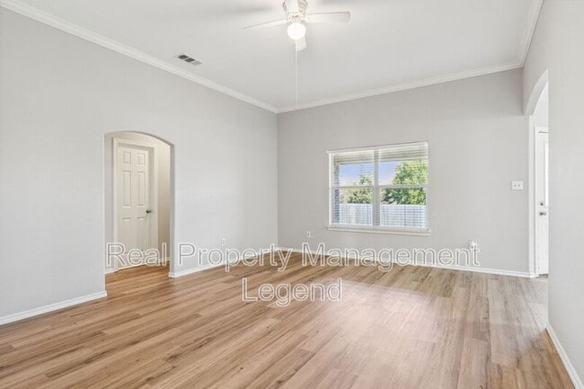 Photo - 110 Magnolia St