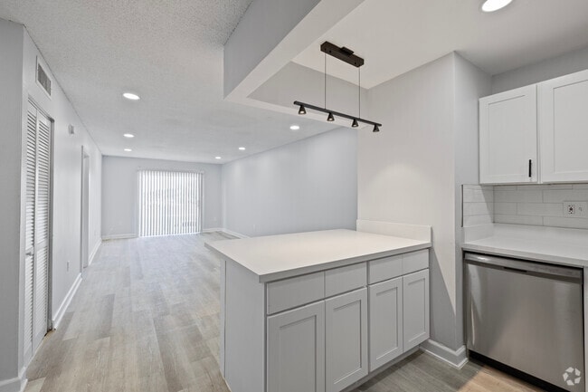 2 BR 2 BA 932 SQ FT -Living Room