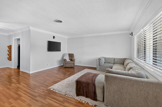 Photo - 308 SE 2nd St