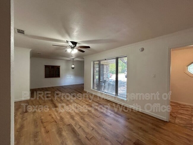 Photo - 8913 Sirocka Dr