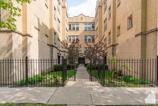 Photo - 4101 N Sacramento Ave Unit 50-1