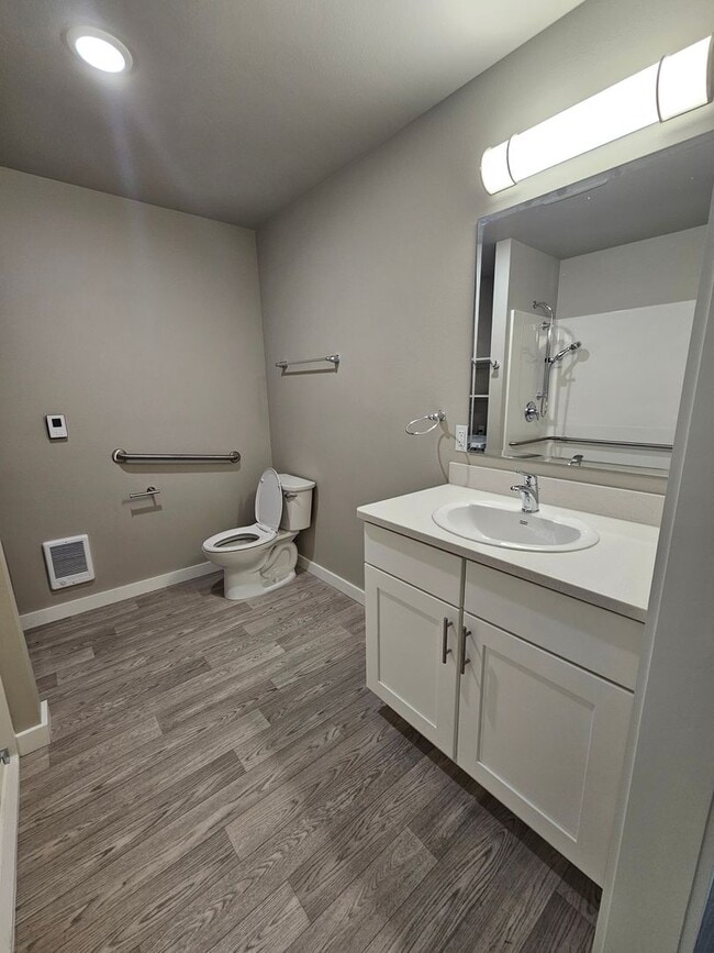 Photo - 2508001 Unit A