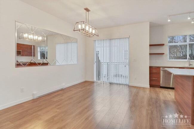 Photo - 3 Bed, 2.5 Bath Townhouse with Den for Rent in Surrey! Unit 503