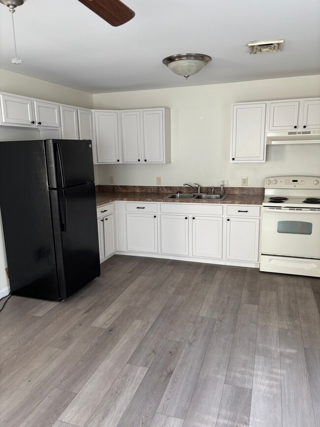 Photo - 404 N Enola Dr