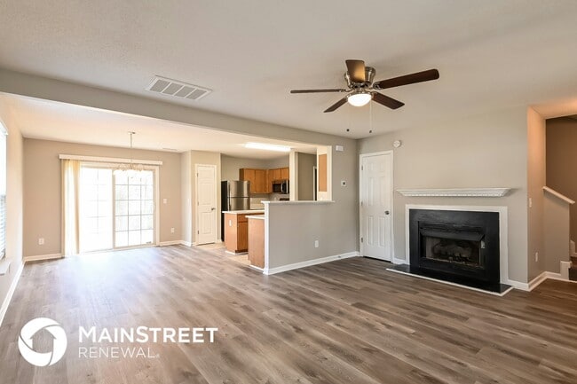 Photo - 412 Feldspar Way