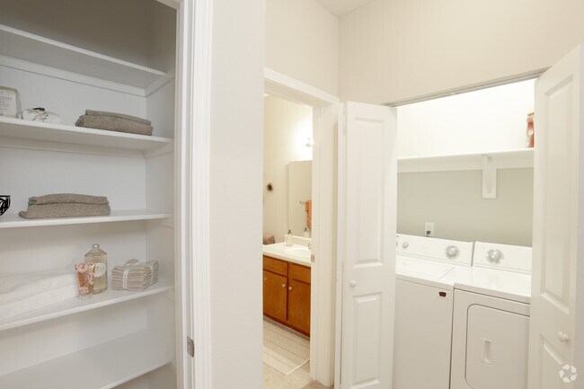 Harbor - Linen Closet