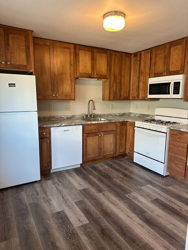 Photo - 619 Bowery St