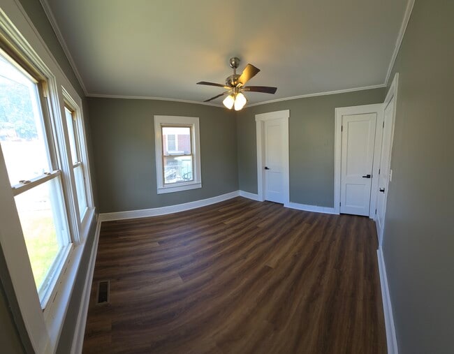 Photo - 1105 Pennton Ave SW