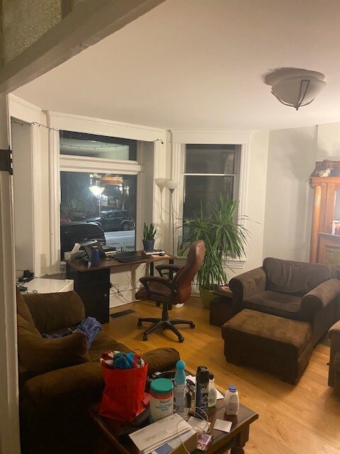 Photo - 717 W Roscoe St Unit 1
