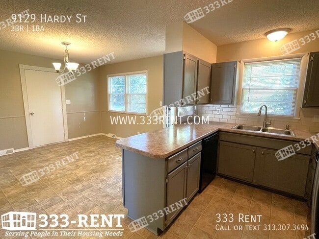 Photo - 9129 Hardy St