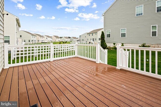 Photo - 712 Wallasey Dr