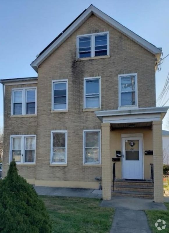 Building Photo - 80 Belleville Ave Rental