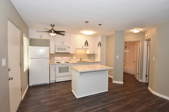 Hilltop Terrace Apartments For Rent In San Go Ca Forrent Photo Hilltop Terrace Apartments