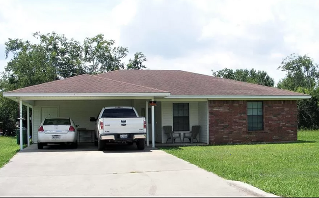 Front View - 1600 Moss St House