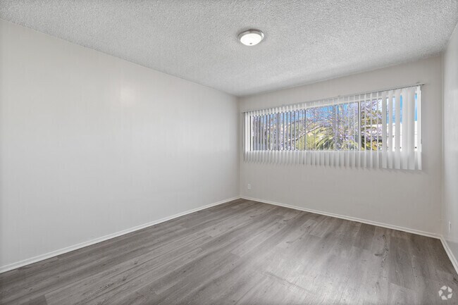 1BD, 1BA - 800SF - Bedroom