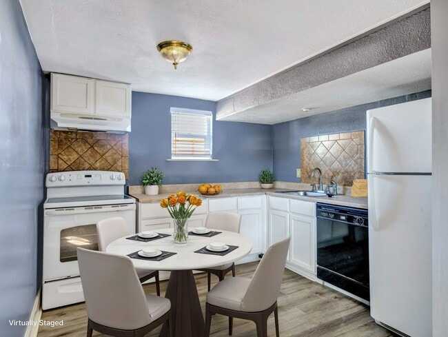 Photo - 731 W Hull St Unit 912 S Armstrong st.