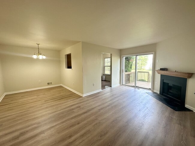 Photo - 3 bedrooms, 2.5 bathrooms