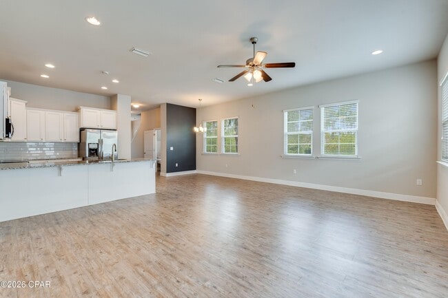 Photo - 116 Fossil Falls Ln