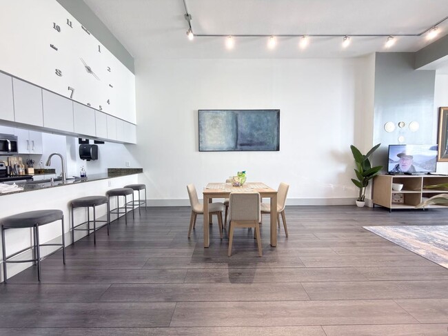 1200 Brickell Bay Dr Unit 1406