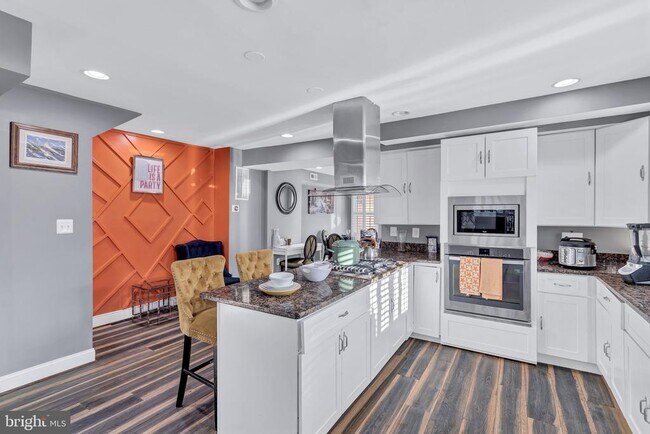 Photo - 4909 Fitch Pl NE