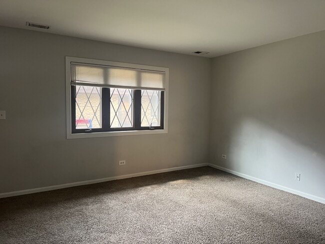 Photo - 389 N Wood Dale Rd