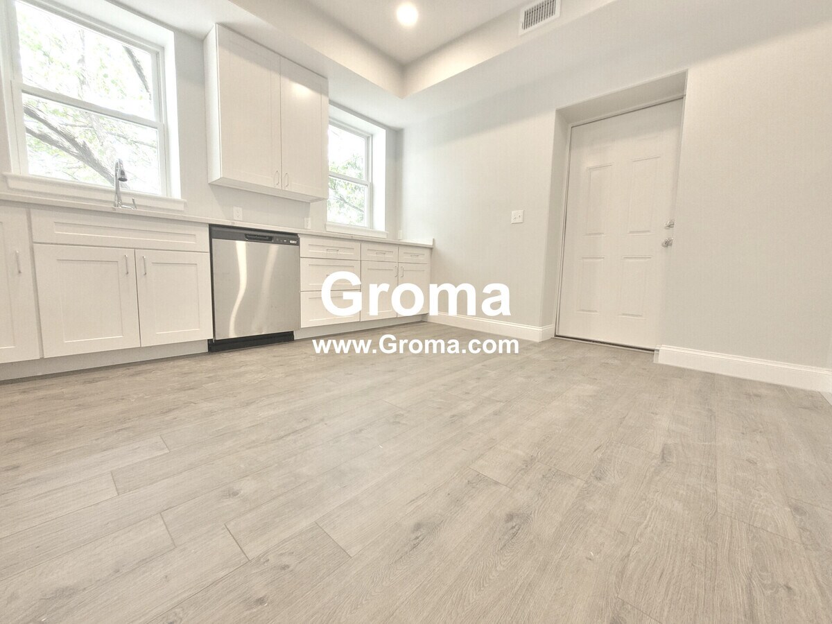 Photo - 334 Warren St