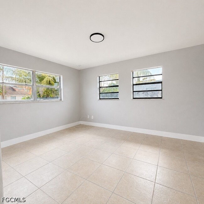 Photo - 1572 Cypress Dr