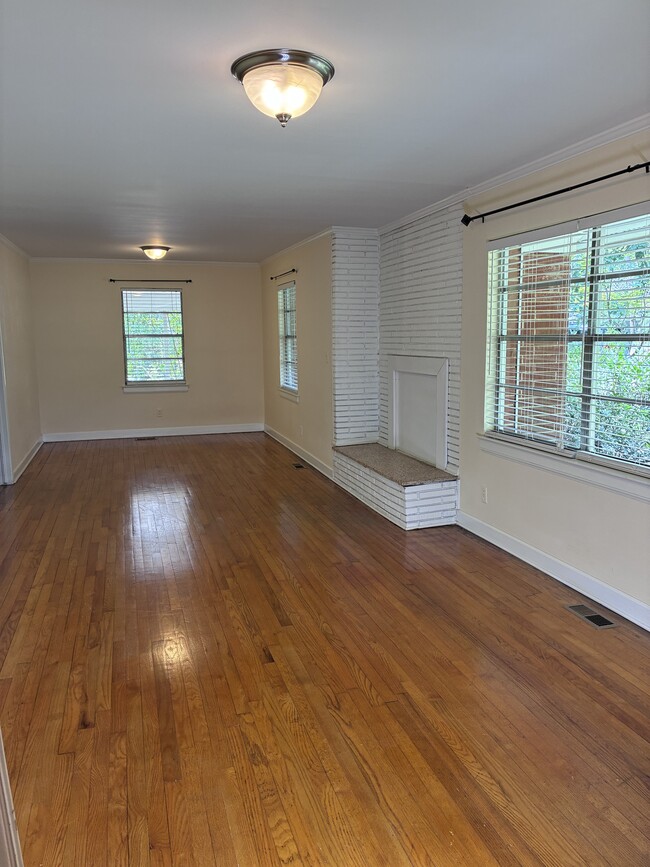 Photo - 3649 Pineview Cir