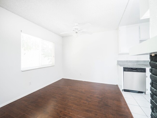 Photo - 3327 Livonia Ave