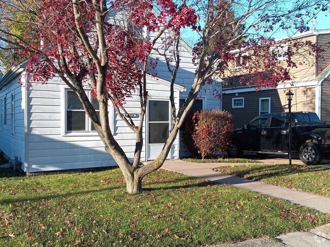 Building Photo - 1210 W 32nd St Rental