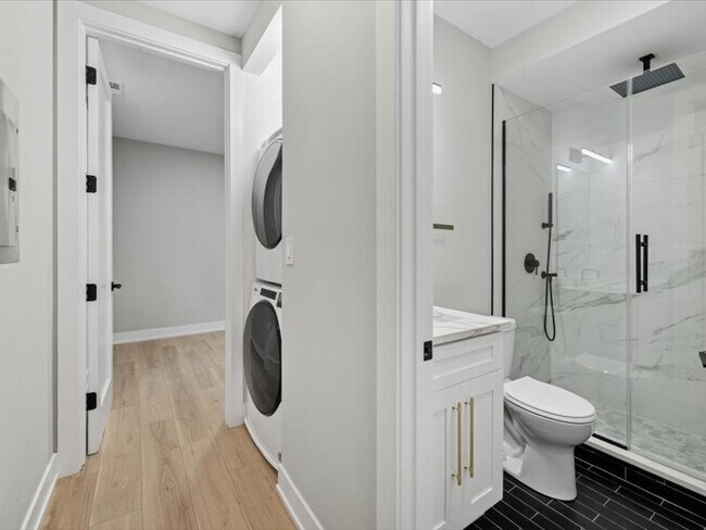 Photo - 2818 W Fletcher St