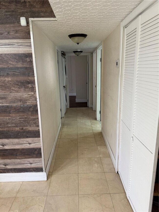 Photo - 600 NW 214th St