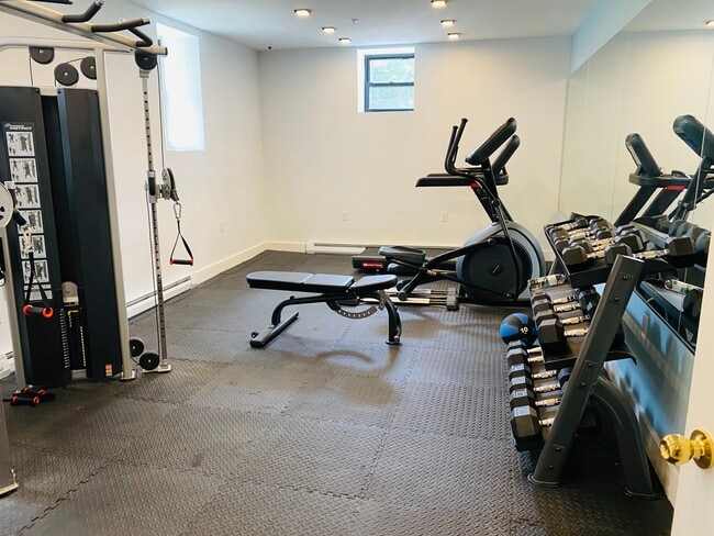 Photo - 502 William St Unit 1D