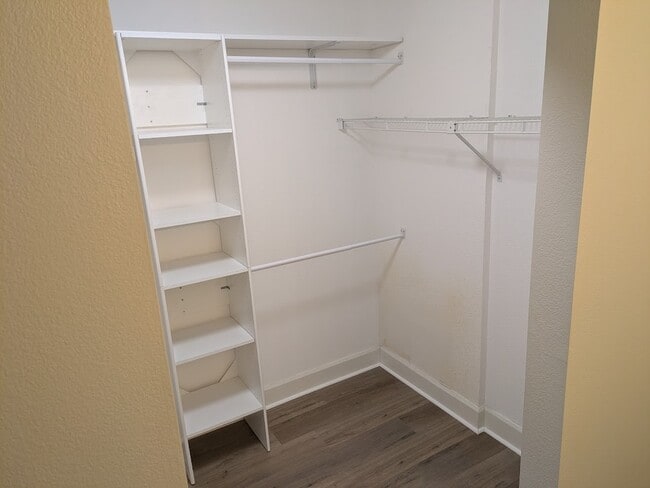 master bedroom walk-in closet - 520 SE Columbia River Dr Unit 220