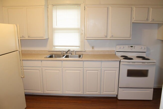 Photo - 707 W Main St