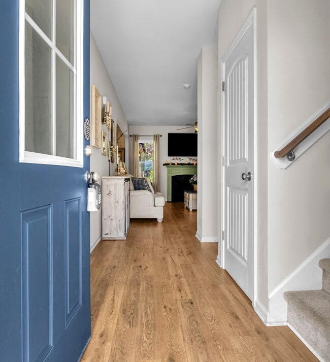 Photo - 4 bedroom 2.5 bathroom home close to beaches, shopping, and Marine Corps Bases.