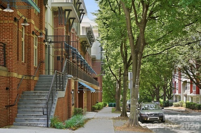 Photo - 1101 W 1st St Unidad 418