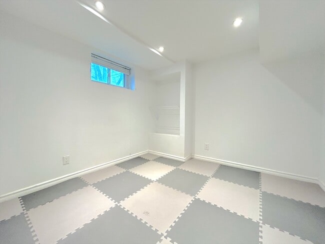 Photo - 65 Hillview St Unit Room B2