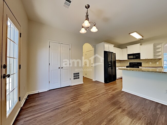 Photo - 488 Lincolnwood Ln