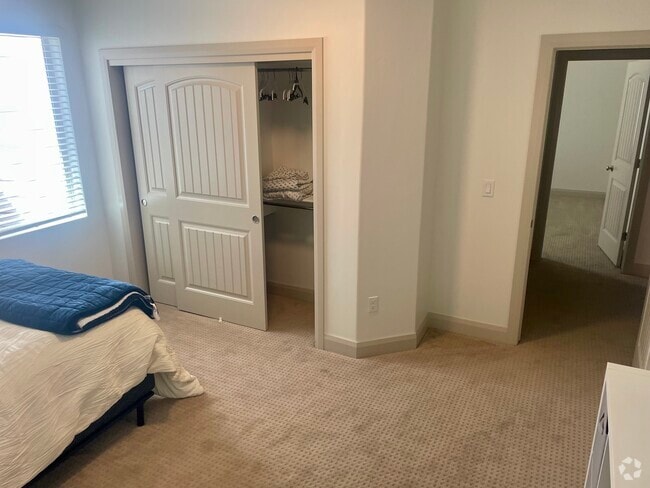Building Photo - 814 N 1490 E Unit Apartment