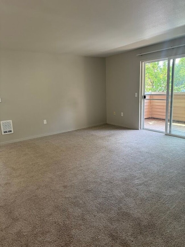 Photo - Life Just Got Better Come See For Yourself... Unidad 51