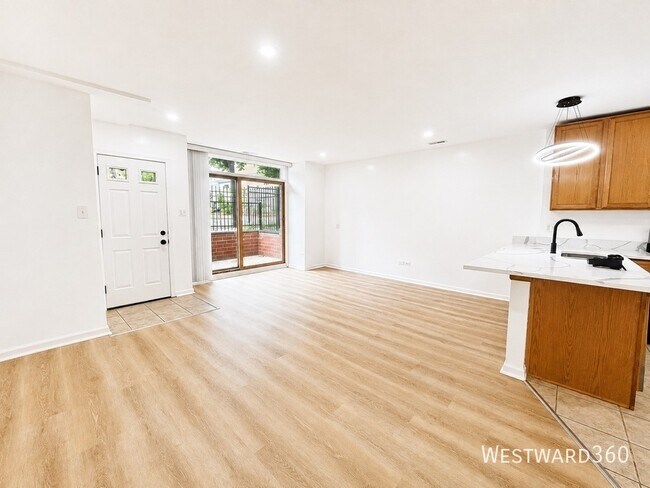 Photo - 2534 W Harrison St Unit 1